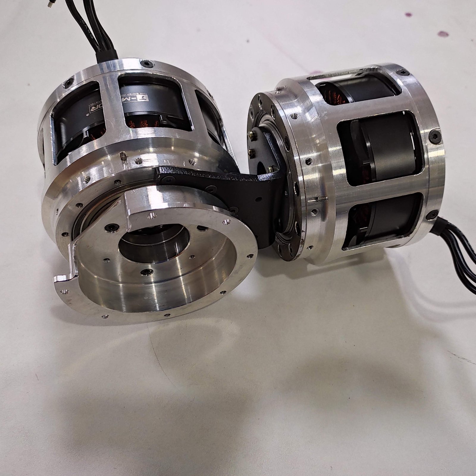 Ab/Ad and hip actuators assembled together