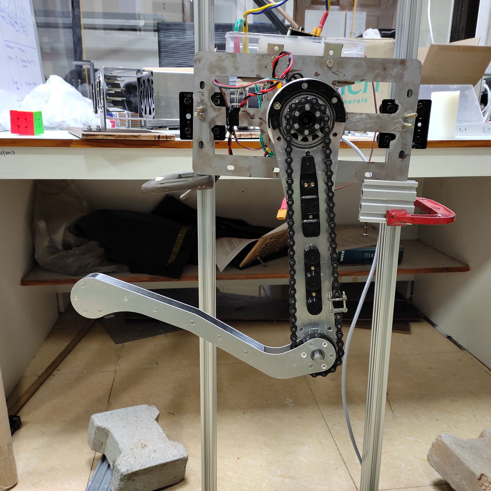 Stoch-3 leg showing the internal knee chain